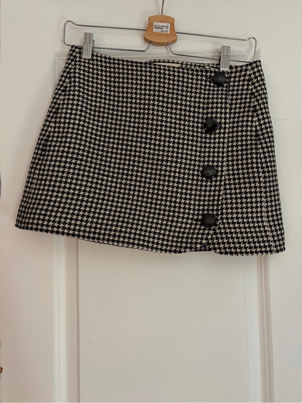 Sezane Black & White Houndstooth Mini Skirt with Side Buttons